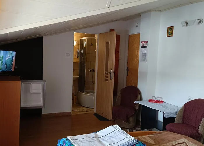 Aura * שצ'קלארסקה פוראובה